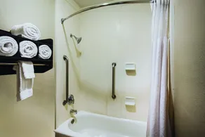 La Quinta by Wyndham Carlsbad - Legoland Area - Salle de bain