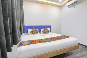 FabHotel Vrundavan - Nr. Sargam Shopping Center - Værelse