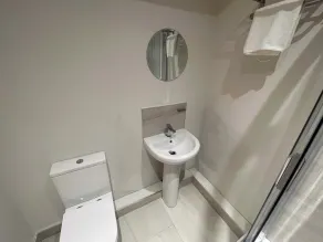 CoStays Aparthotel - Middlesbrough - Bathroom