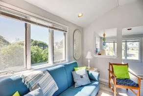 Quaint Coastal Cottage With Patio! - Innvendig