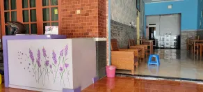 Hotel Keluarga Mekar Jaya Syariah Near UNS Solo - Reception