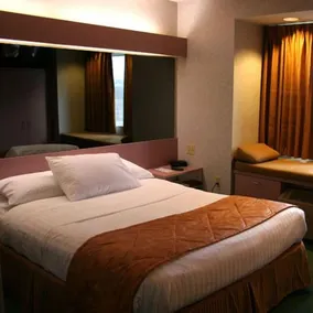 CenterWay Hotel Buffalo North Near University - Chambre