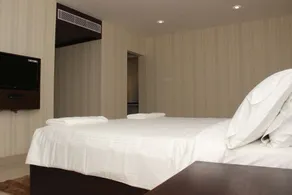 SAARAL RESORTS & HOTELS PVT Ltd - Værelse