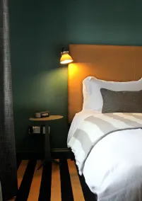 The Penny Farthing Hotel - Room