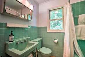 Nostalgic Vermont Escape in Manchester Center - Salle de bain