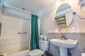 Crusader Oceanfront Resort - Chambre