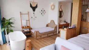 Fuxian Lake Lanshan Su Ant Nest Homestay with Full Lake View - Værelse
