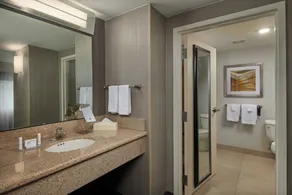 Courtyard Bristol - Bathroom