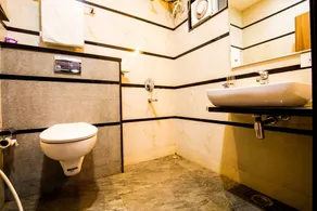 Townhouse Jhalawar Road Gumanpura Formerly Rockland - Bathroom
