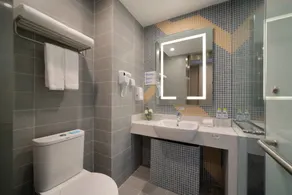 Holiday Inn Express Qingdao Innovation Park by IHG - Badeværelse