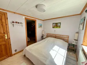 StugaNäraKungsberget - mysig stuga med kamin, grillkåta och vedbastu - Room