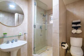 Carambola Hotel with Pool Access, Steps to Beach - Badeværelse