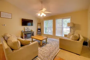 Walk to Lake Sinclair: Home w/ Covered Patio! - Interiør