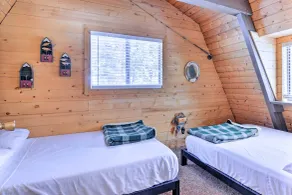 Spacious Duck Creek Village Cabin w/ Hot Tub! - Interior