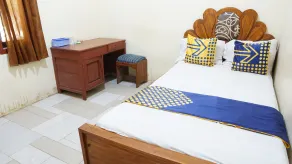 Hotel O Homestay Srikandi Pulau Merah BeachNearPantai Pancer - Chambre