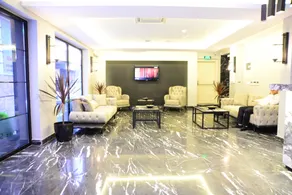 Gardenya Suite Hotel - Lobby sitting area