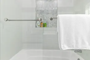 Minne-getaway, Designer Stay South Of The River - Bathroom