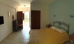 Loxandra Studios - Room