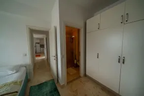 Ilya Apart 1 - Camera