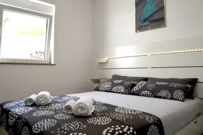 Apartamento con barbacoa y terraza | Vistas a la ciudad - Habitación