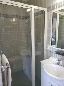 Roydons Motor Inn - Room
