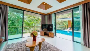 Moin Lakeside Pool Villa ChiangMai - Lobby sitting area