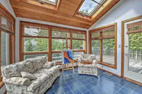 Walk to Beach! Hyannis Family Haven w/ Deck - Intérieur