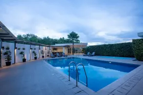 Park Inn By Radisson Clark - Piscine