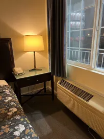 Columbus Motor Inn - Room