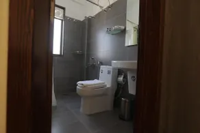 Blu The Hotel Near Manyata Tech Park - Bathroom