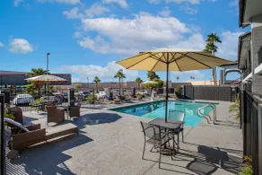 The Hotel Serene Glendale Peoria, Surestay Collection by Best Western - Piscine