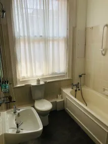 Albany, Brighton & Hove - Bathroom