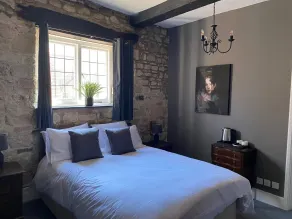 The Bull - Room