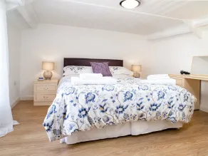 3 Horse Pool Road - Rom