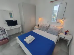 First Floor Apartment - Værelse