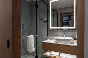 Radisson Hotel And Convention Center Steve Tshwete Middelburg - Bathroom