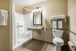 Comfort Suites at Par 4 Resort - Chambre