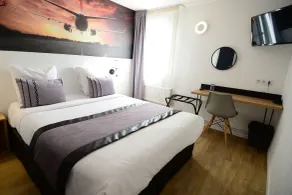 Logis Cris Hôtel et Restaurant, Lyon Sud-Est - Room