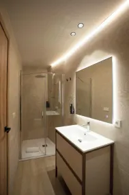 Mon Suites San Pedro - Bathroom