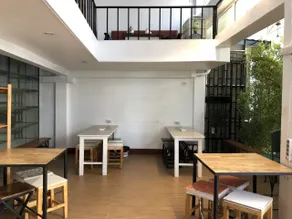 PLOY Hostel - Lobby