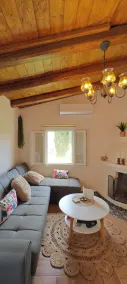 Peaceful Village Stay - Oppholdsrom
