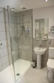 Burt's Hotel - Badeværelse