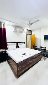 Roomshala 142 Bed Chamber South ex - Quarto