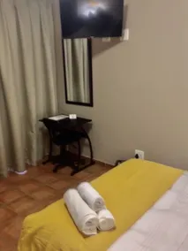 Serene Guest Manor - Room