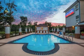 Candlewood Suites Lake Jackson by IHG - Pool
