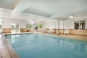 Days Inn by Wyndham Orillia - Piscine