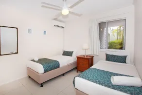 Dockside Apartments Mooloolaba-Pool open - Room
