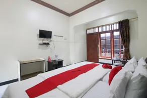 RedDoorz near Sarangan Lake - Zimmer