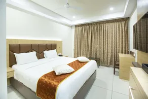 Lee-Benz ARK HOTEL - Room