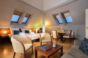 Red Brick Apartments - Room